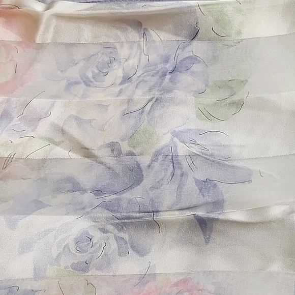 ELLE silk scarf #5 34x34 inches - Picture 10 of 11